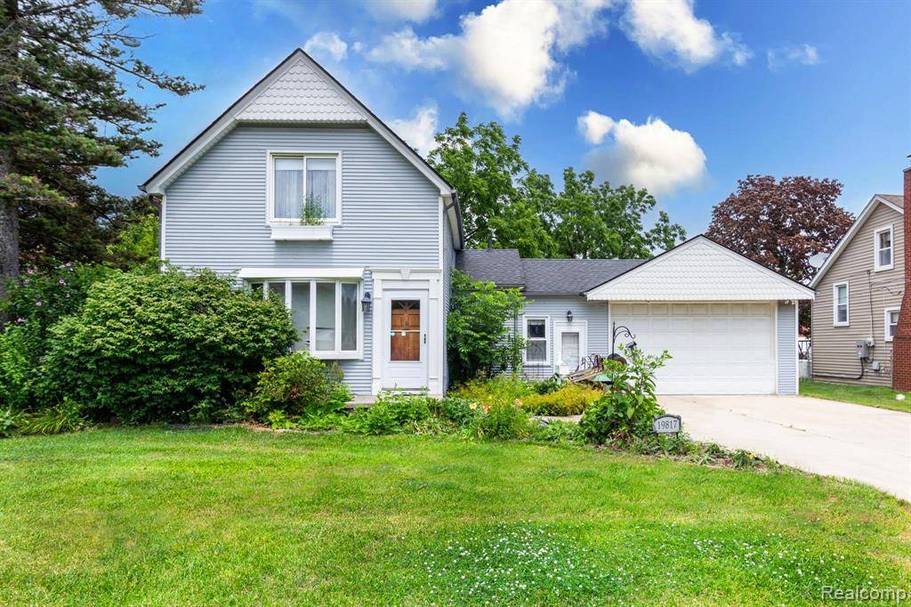 19817 Martin Road, Saint Clair Shores, MI 48081