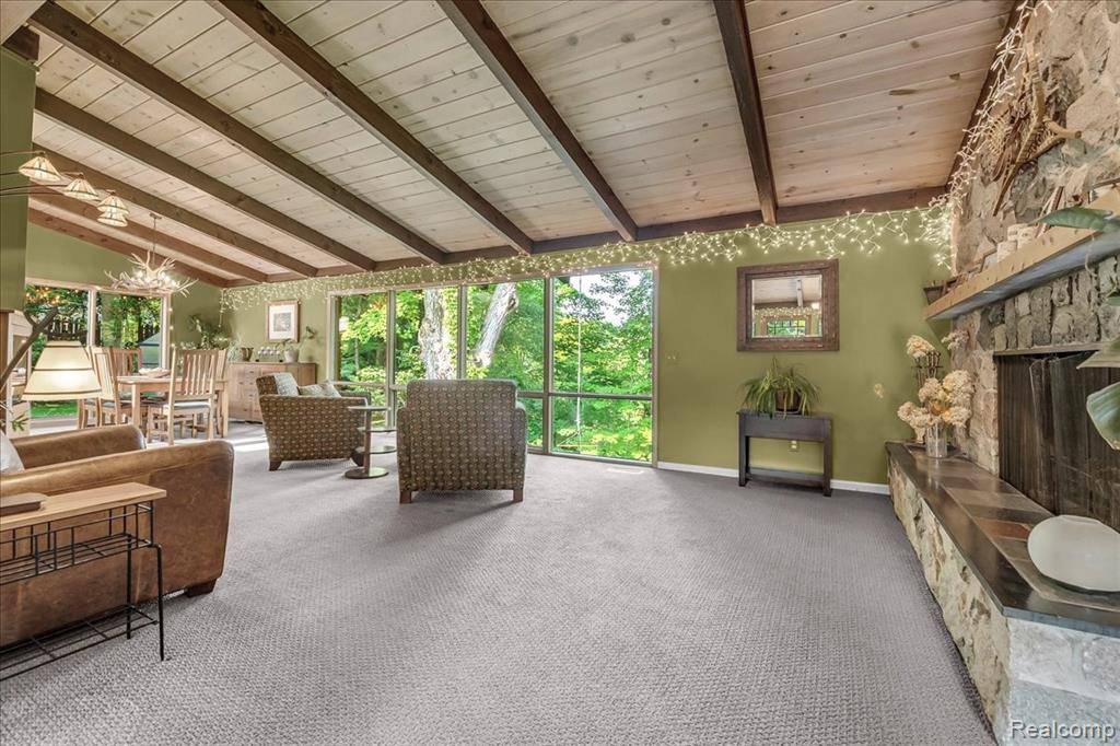 Farmington Hills, MI 48334,32981 Biddestone Lane