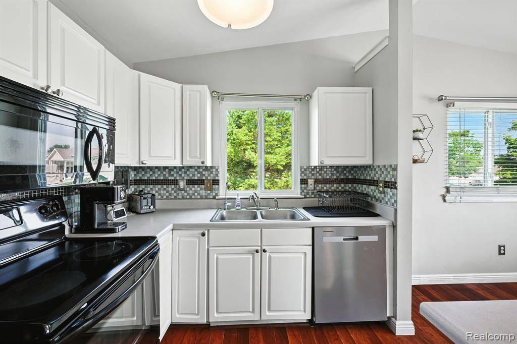 Grand Blanc, MI 48439,1133 Lakeview Circle