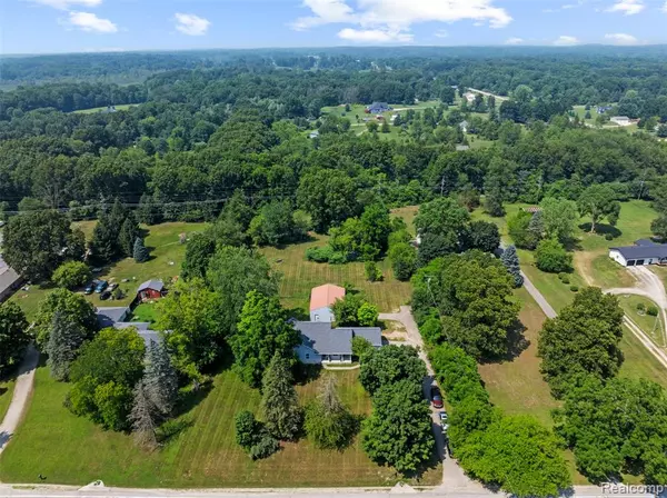 Pinckney, MI 48169,1631 E M 36