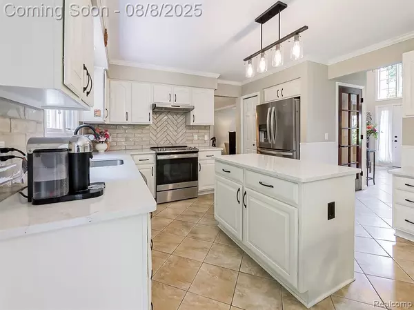 Farmington Hills, MI 48331,28152 Secluded Lane