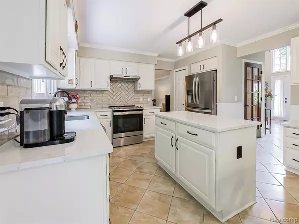 Farmington Hills, MI 48331,28152 Secluded Lane