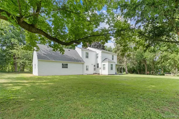 Redford, MI 48138,9838 Grosse Ile Parkway