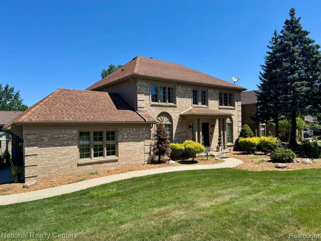 Farmington Hills, MI 48331,39376 Heatherbrook Drive