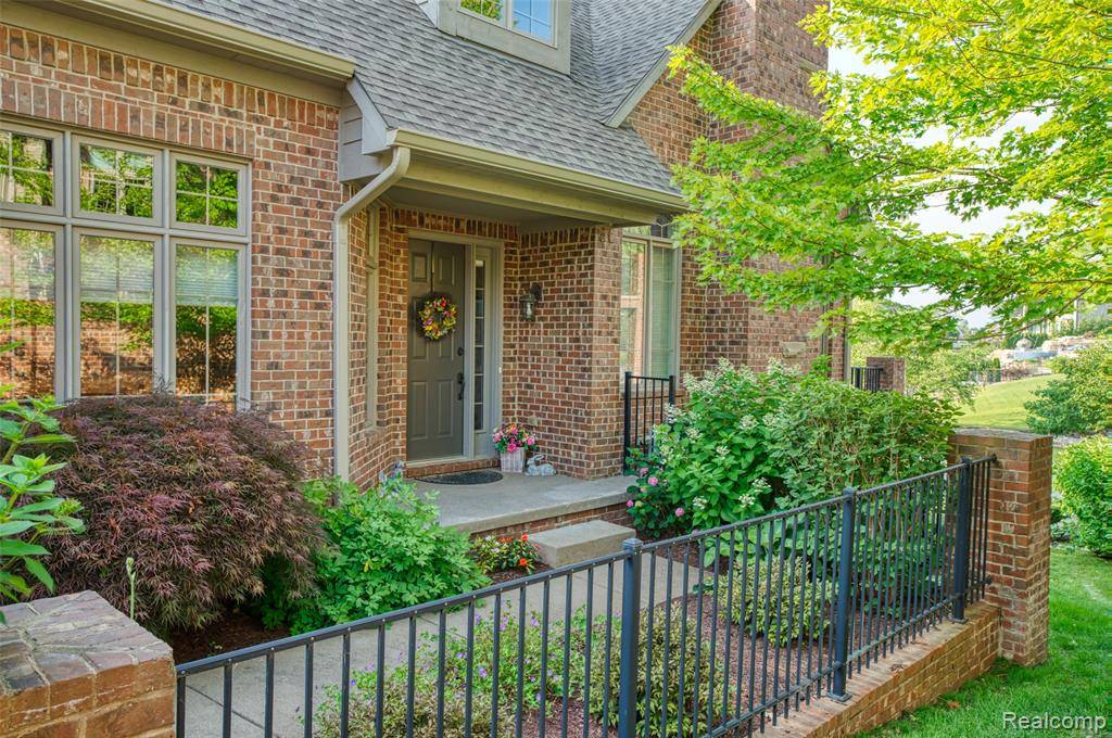 South Lyon, MI 48178,10827 Sparkling Waters Court