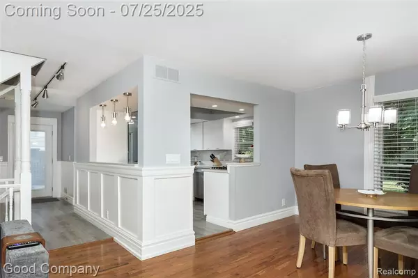 Bloomfield Hills, MI 48304,173 E Long Lake Road