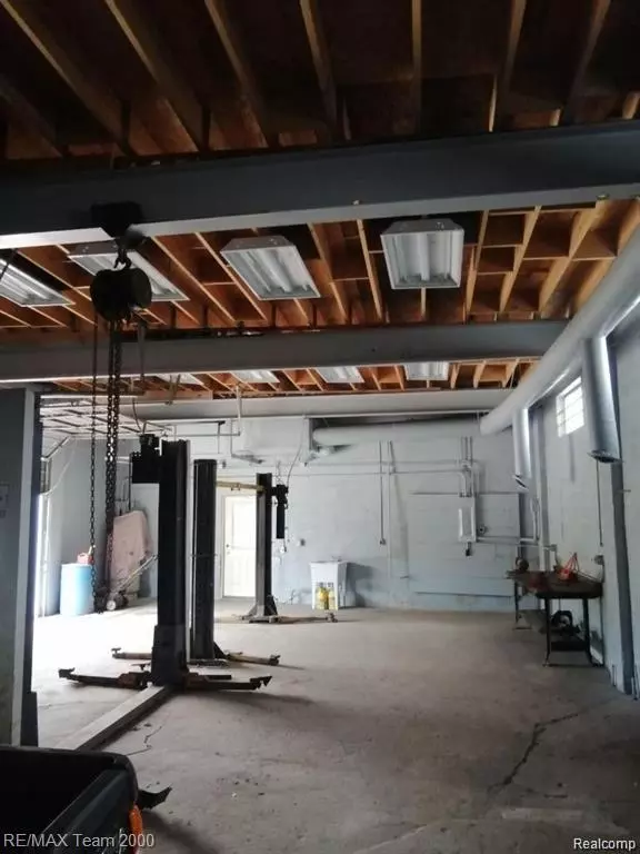 Dearborn Heights, MI 48229,3800 W Jefferson Avenue
