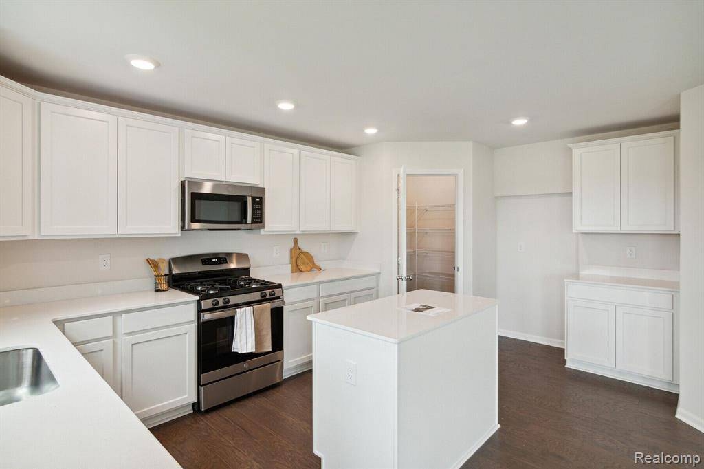 Van Buren, MI 48111,14452 Old Oak Trail