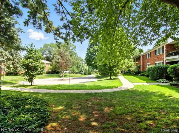 Bloomfield Hills, MI 48304,1711 Huntingwood Lane