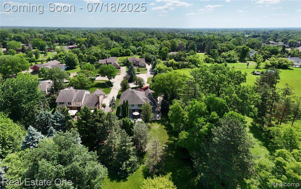 Troy, MI 48085,158 TELFORD Drive