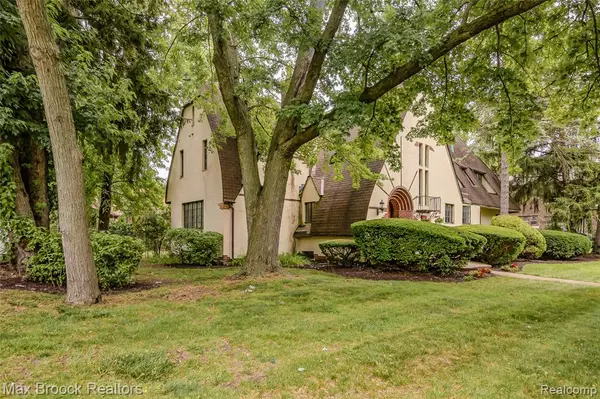 Detroit, MI 48221,19390 Canterbury Road