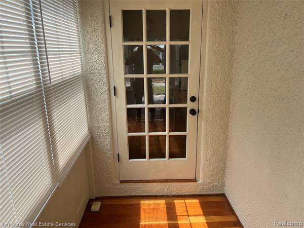 Grosse Pointe Farms, MI 48236,125 Muir Road