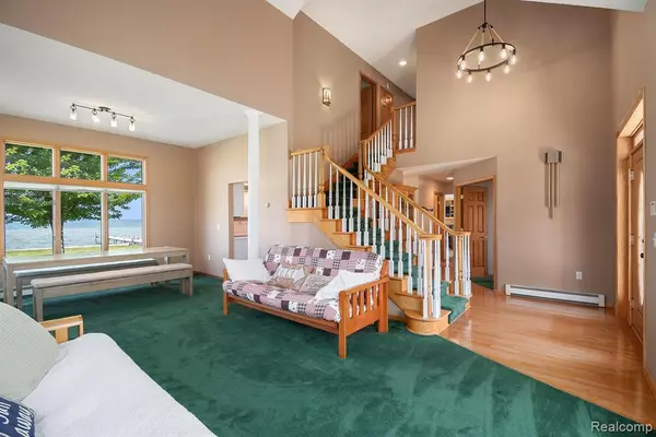 Houghton Lake, MI 48629,10626 W Shore Drive
