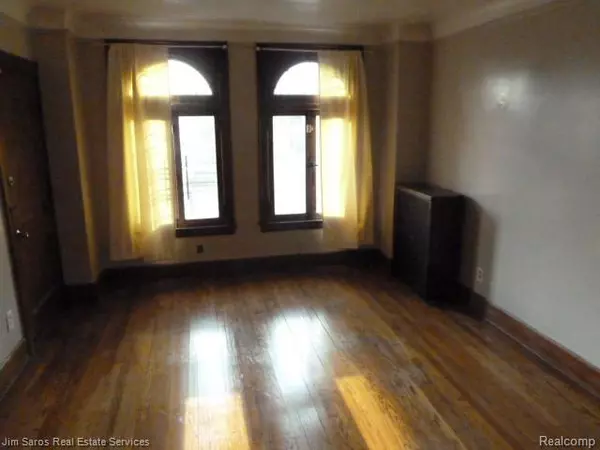 Grosse Pointe Park, MI 48230,1080 BEACONSFIELD S1