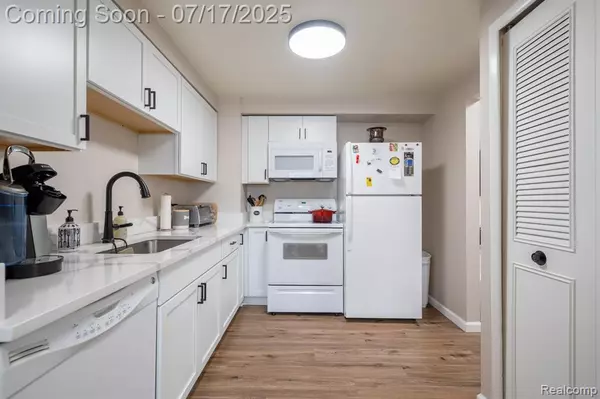 Roseville, MI 48066,29143 E Brittany Court