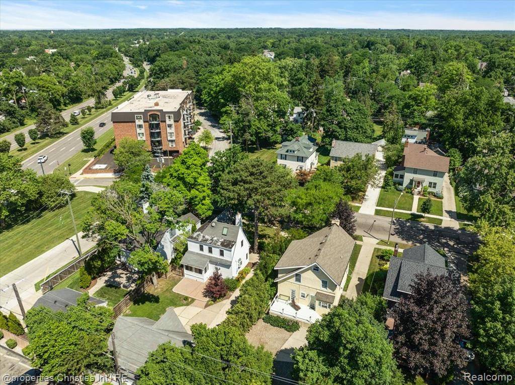 Birmingham, MI 48009,524 Oakland Avenue