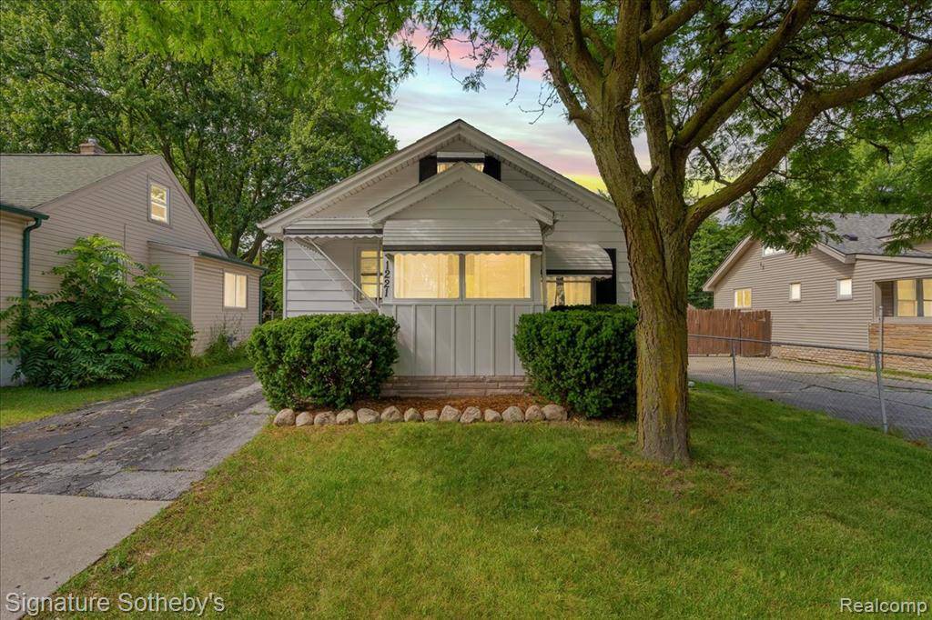 1221 E 13 Mile Road Road, Royal Oak, MI 48073