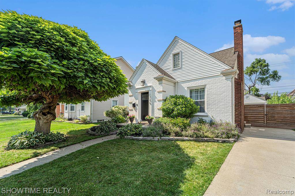 1206 Oxford Road, Berkley, MI 48072