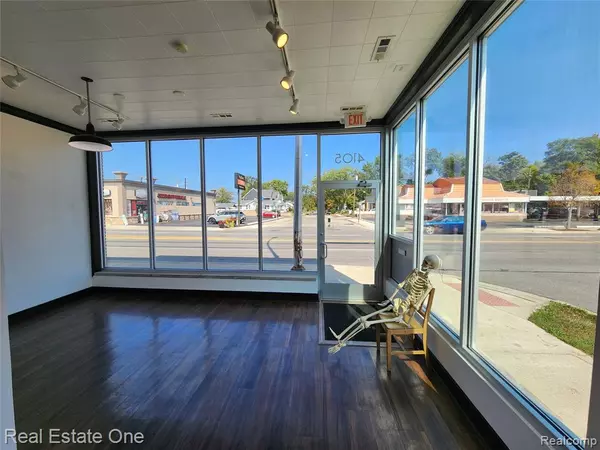 Berkley, MI 48072,4105 12 Mile Road