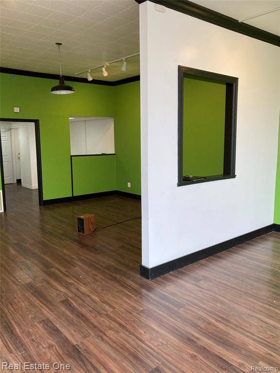 Novi, MI 48072,4105 12 Mile Road