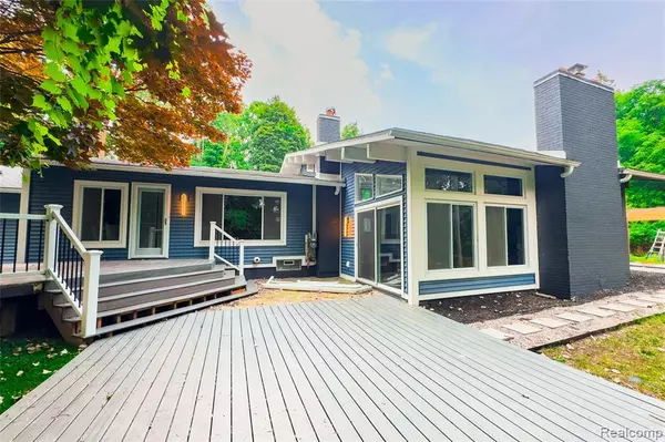 West Bloomfield, MI,5815 Bloomfield Glens Road