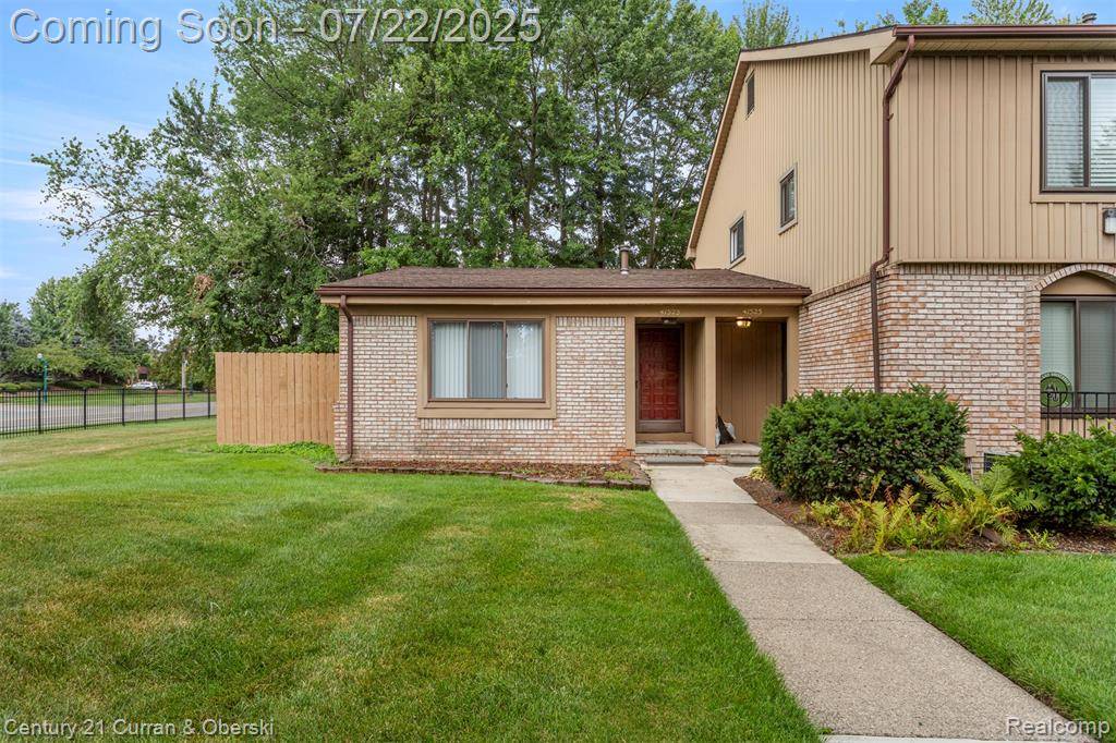 41523 Bedford Drive, Canton, MI 48187