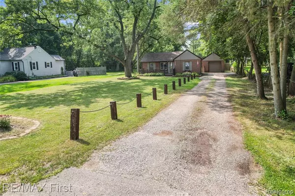 Waterford, MI 48329,6451 Barker Drive