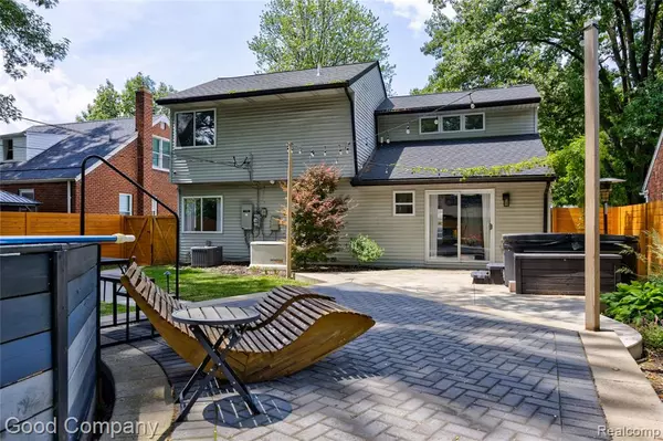 Oak Park, MI 48237,24650 Westhampton Street