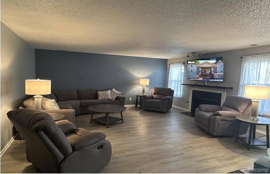 Waterford, MI 48329,5086 HARBOR OAK Drive