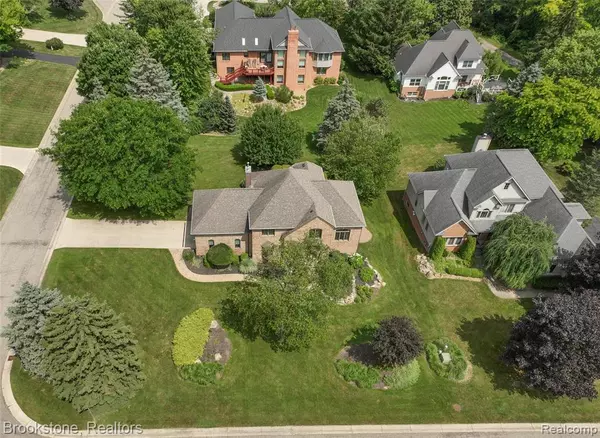 6871 Berry Pointe Drive, Clarkston, MI 48348