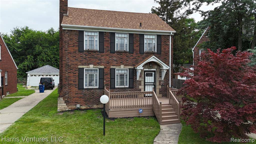 9527 E Outer Drive, Detroit, MI 48213