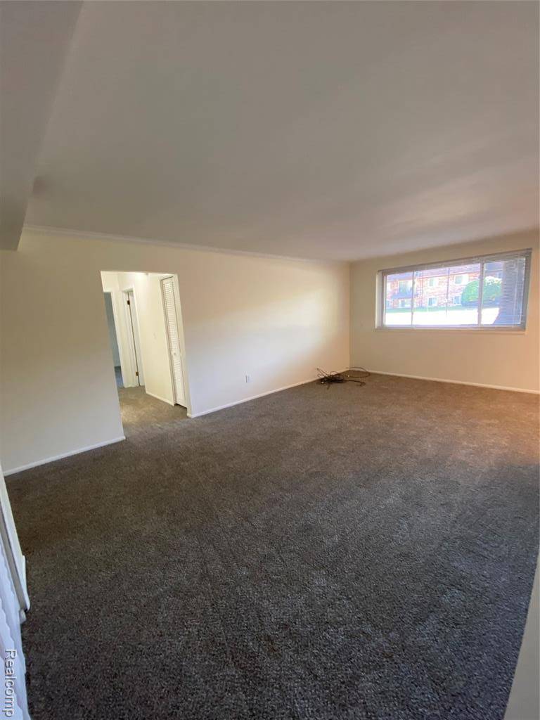 Saint Clair Shores, MI 48080,325 Riviera Drive