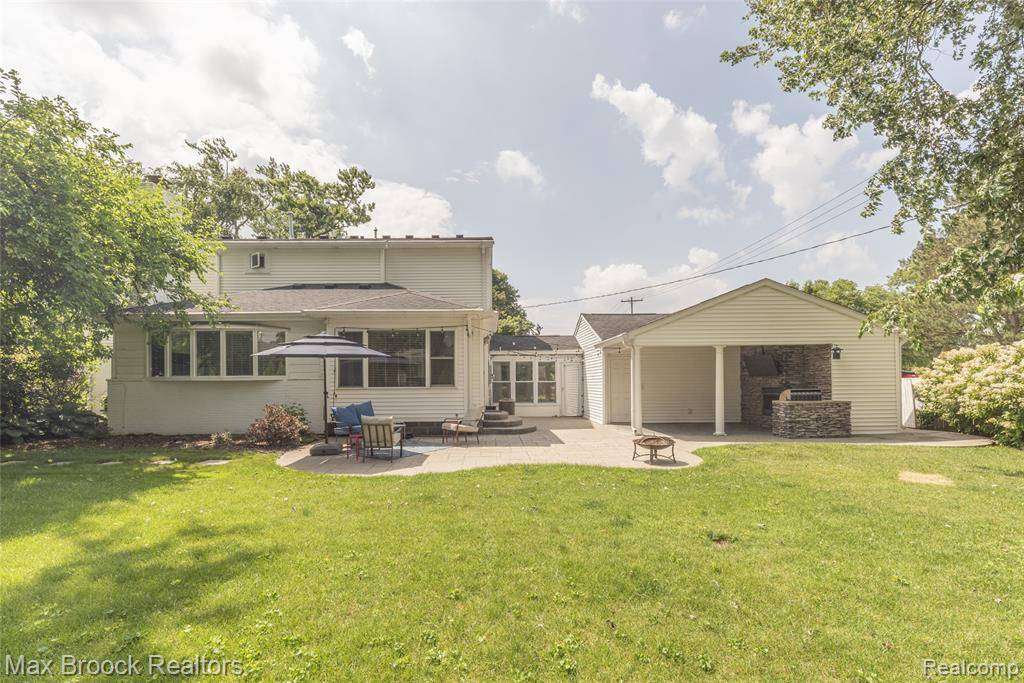 Beverly Hills, MI 48025,17426 Locherbie Avenue