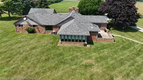 Clyde, MI 48049,7227 AVOCA Road