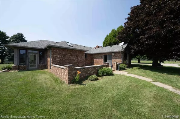 Clyde, MI 48049,7227 AVOCA Road