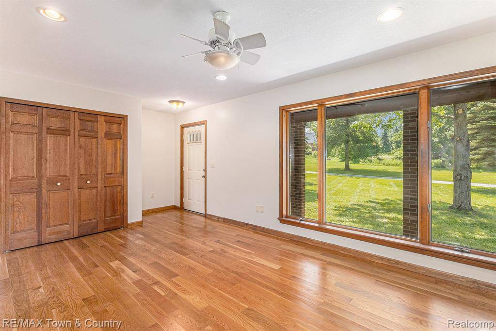 Flushing, MI 48433,7346 Potter Road