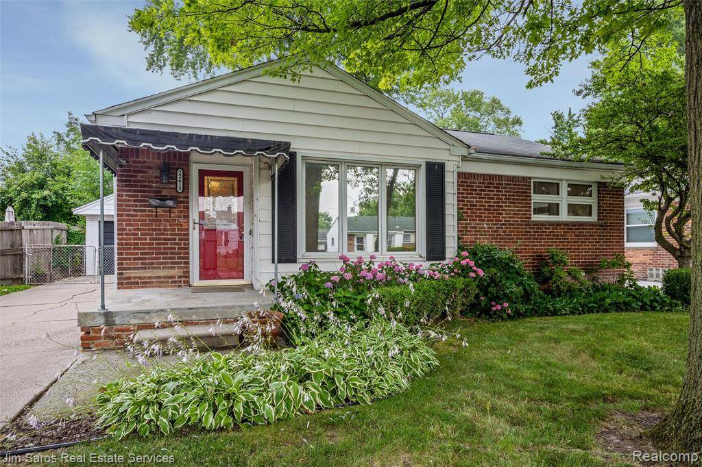 22615 Carolina Street, Saint Clair Shores, MI 48080