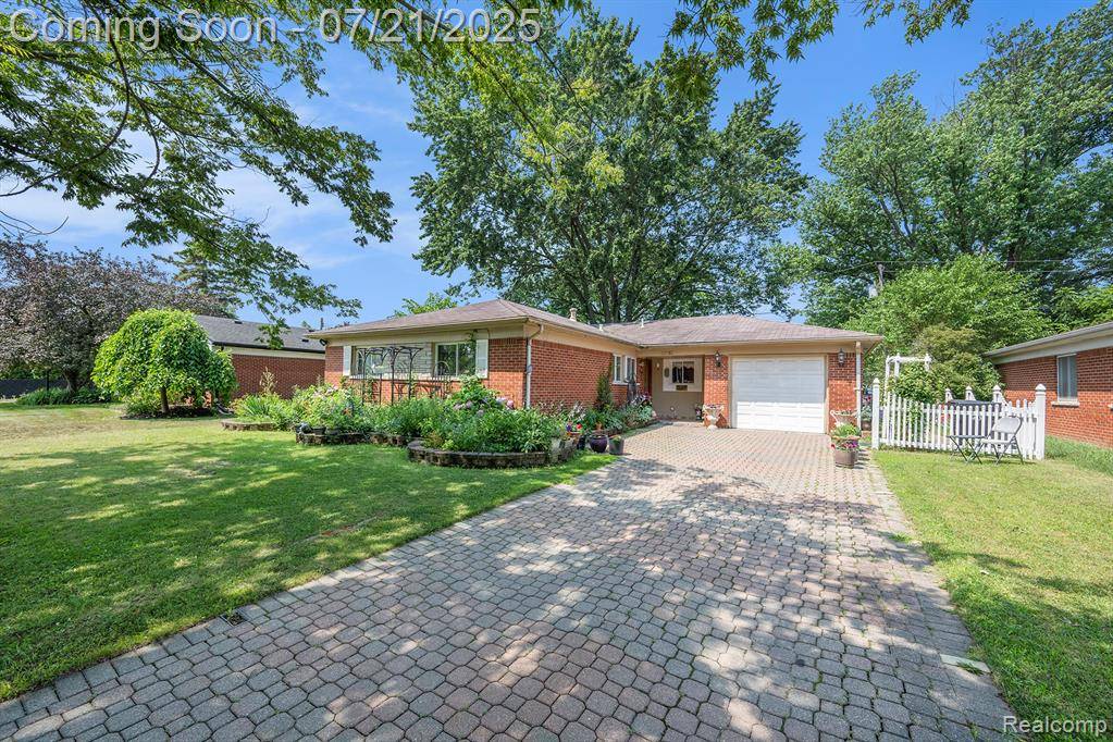 Farmington Hills, MI 48336,22763 Glenmoor Heights