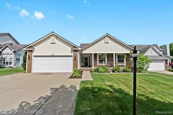 4176 W Pointe Drive, Waterford, MI 48329