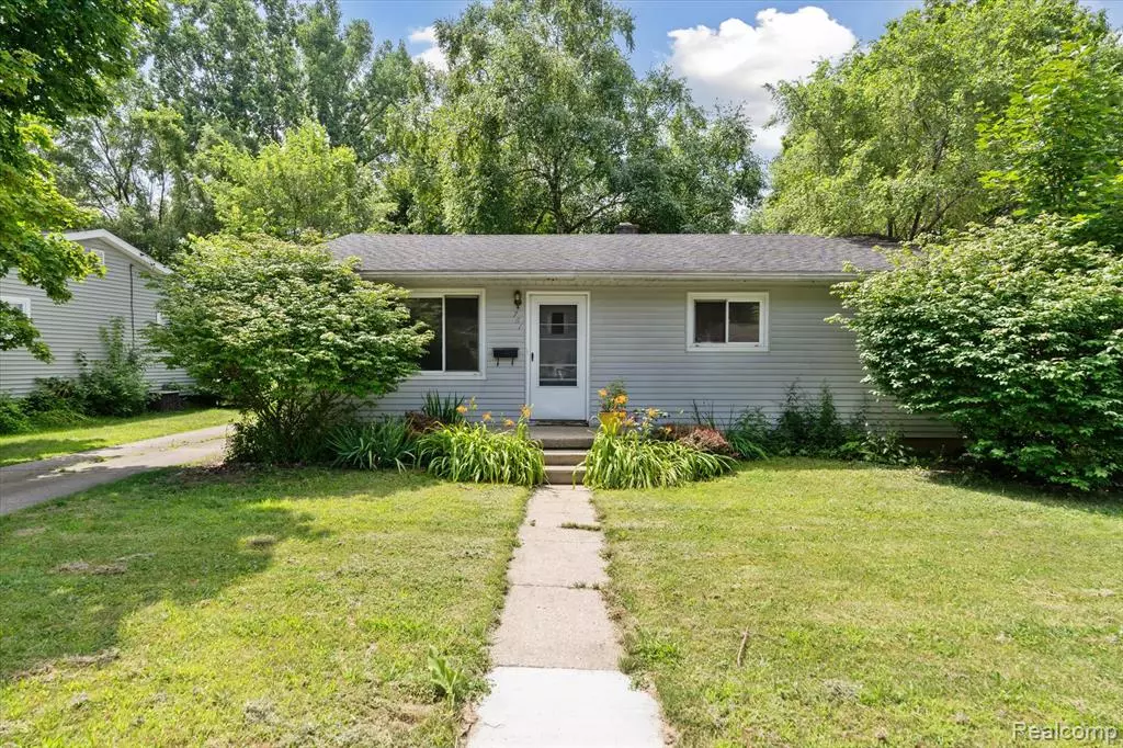 Fenton, MI 48430,761 Elmwood Drive
