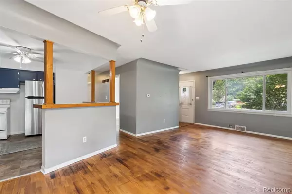 Fenton, MI 48430,761 Elmwood Drive