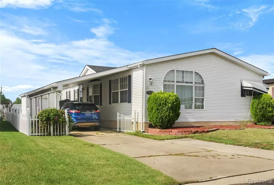 3513 Spring Street, Carleton, MI 48117