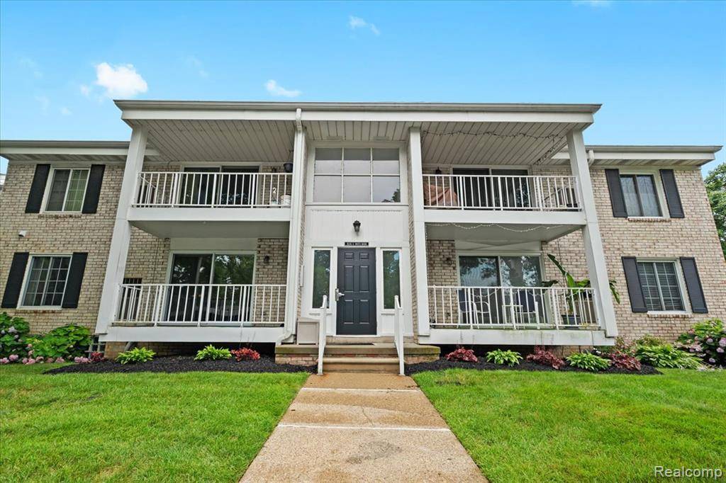 Livonia, MI 48150,36074 Ann Arbor Trail