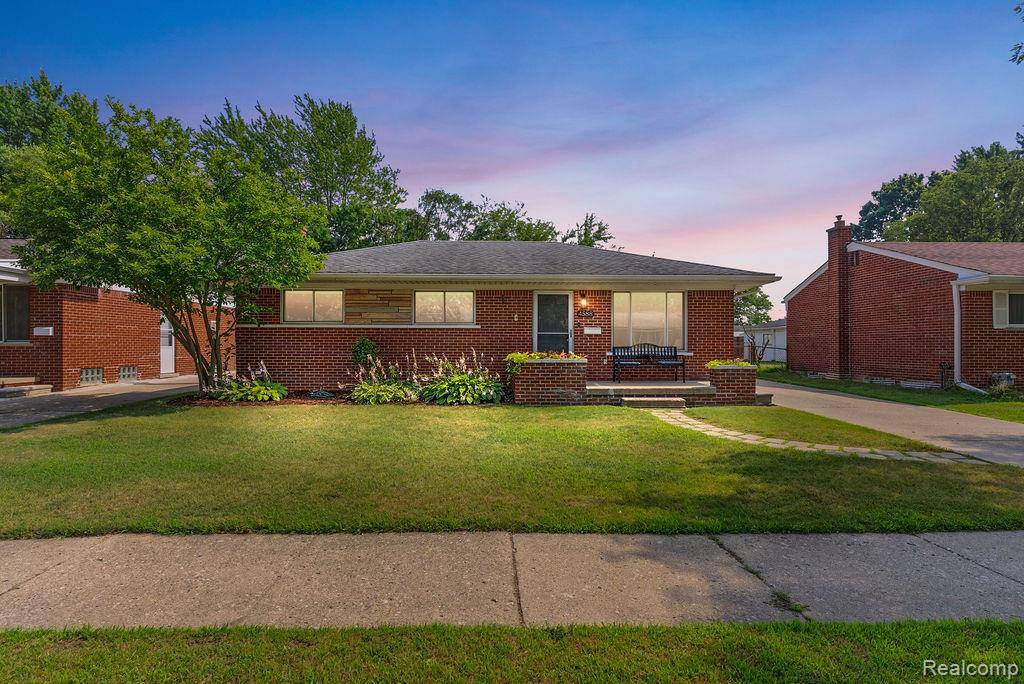 4588 Fenwick Drive, Warren, MI 48092