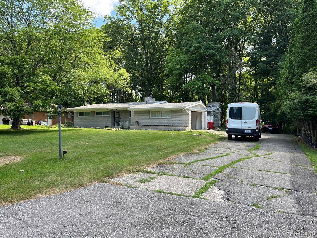 Southfield, MI 48033,23238 Ranch Hill E Drive
