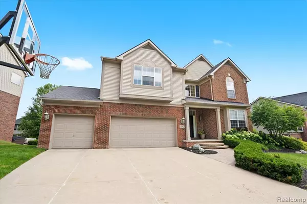 Northville, MI 48168,16962 Algonquin Drive