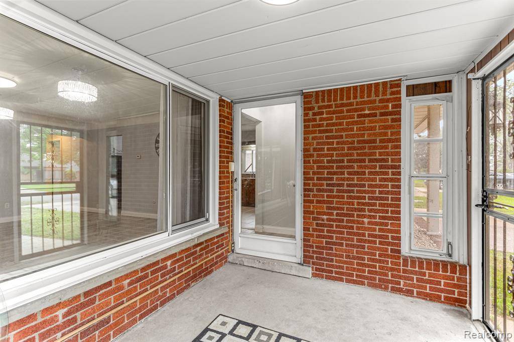 Dearborn Heights, MI 48127,5734 Hubbell Street
