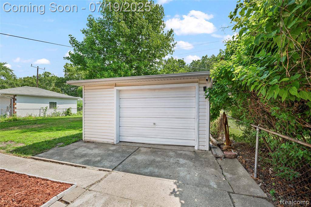 Dearborn Heights, MI 48127,8630 N Evangeline Street