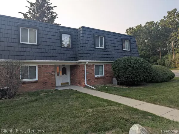 1850 Colonial Village Way, Clarkston, MI 48328