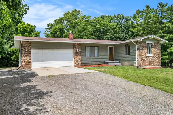 Fenton, MI 48430,1516 Ray Road